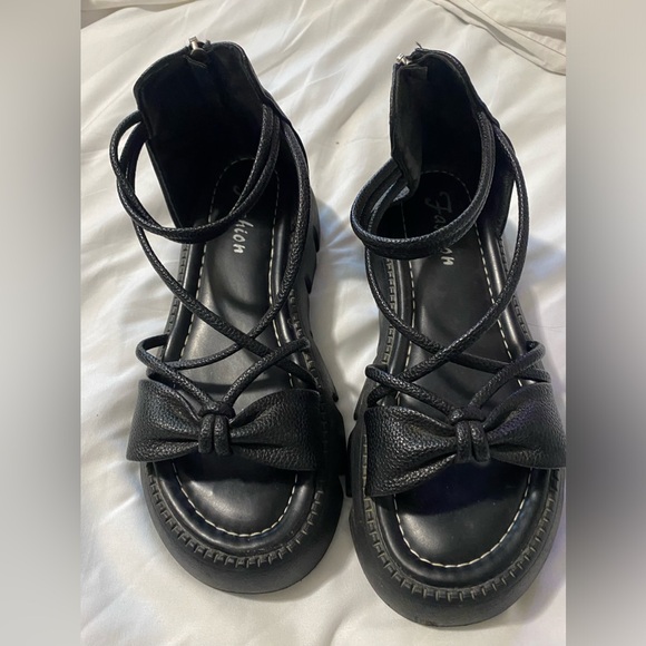 Platform sandals - Picture 1 of 4